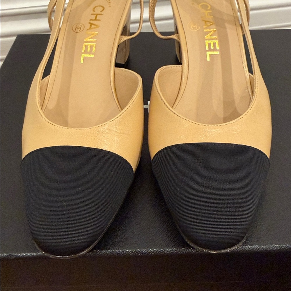 Chanel Classic Two-Tone Slingback Pumps Beige & Black Cap Toe Size 37 Worn Once - Picture 6 of 14